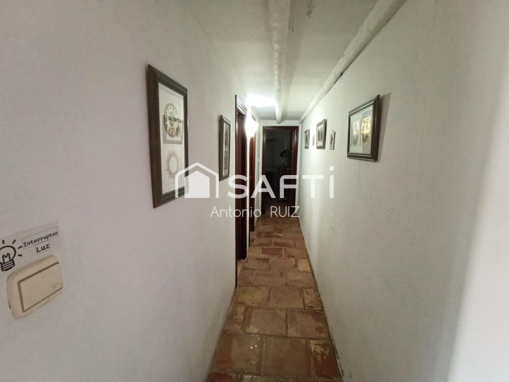 7 bedroom Finca/Country House for sale in Baeza - € 265,000 (Ref: 9595473)