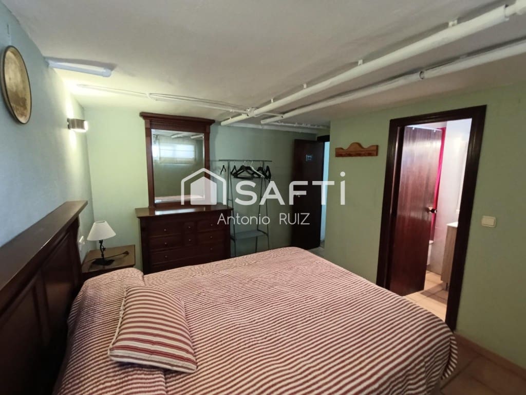 7 bedroom Finca/Country House for sale in Baeza - € 265,000 (Ref: 9595473)