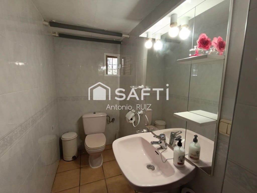 7 bedroom Finca/Country House for sale in Baeza - € 265,000 (Ref: 9595473)