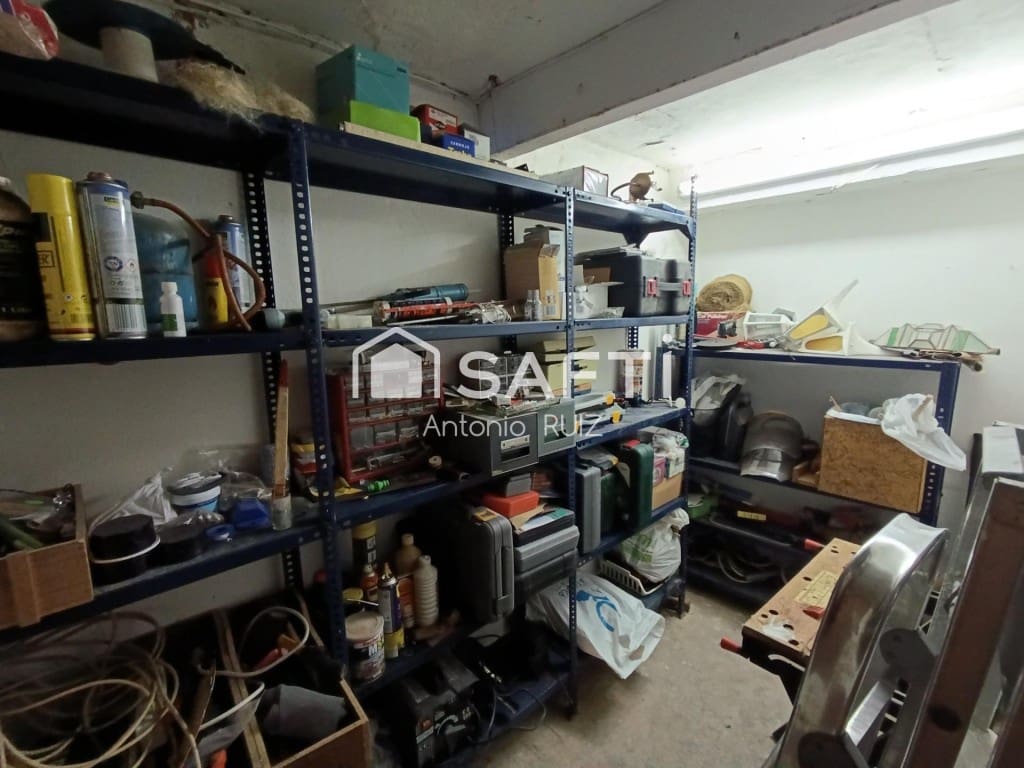 7 bedroom Finca/Country House for sale in Baeza - € 265,000 (Ref: 9595473)