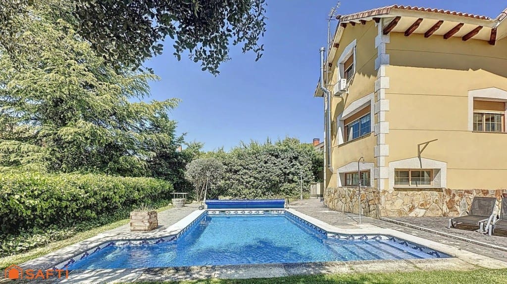 4 bedroom Villa for sale in El Casar with pool garage - € 397,000 (Ref: 9595477)