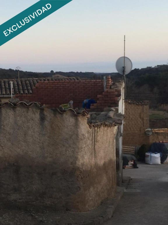 3 bedroom Villa for sale in Casbas de Huesca - € 49,500 (Ref: 9595479)