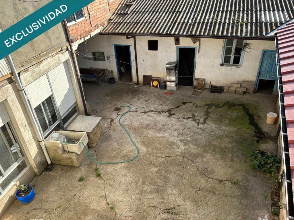 5 bedroom Finca/Country House for sale in Riego de la Vega with garage - € 49,500 (Ref: 9595481)