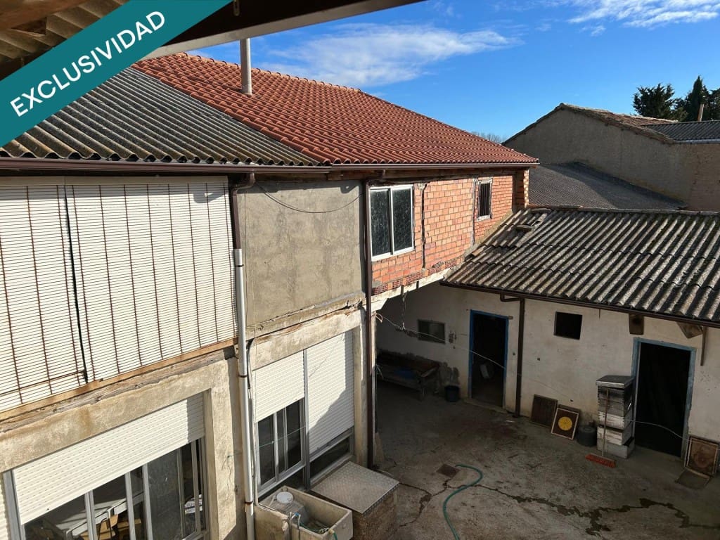 5 bedroom Finca/Country House for sale in Riego de la Vega with garage - € 49,500 (Ref: 9595481)