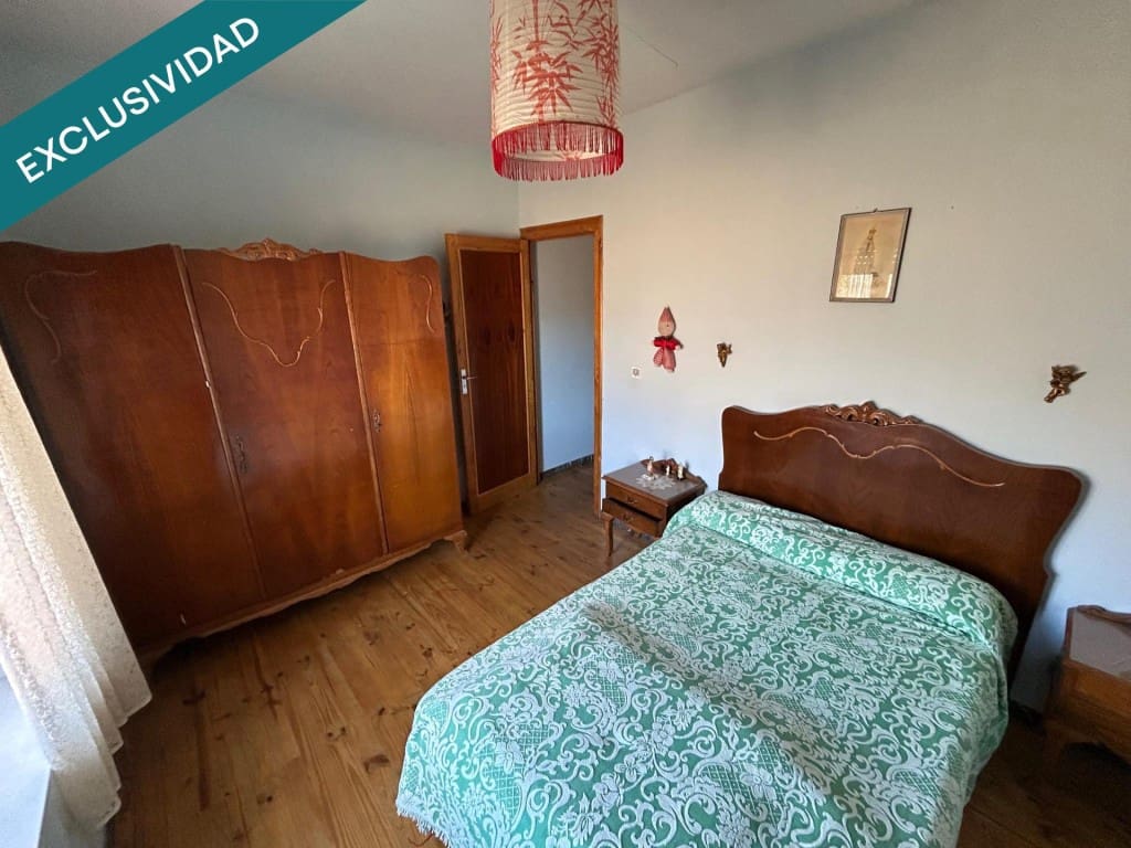 5 bedroom Finca/Country House for sale in Riego de la Vega with garage - € 49,500 (Ref: 9595481)