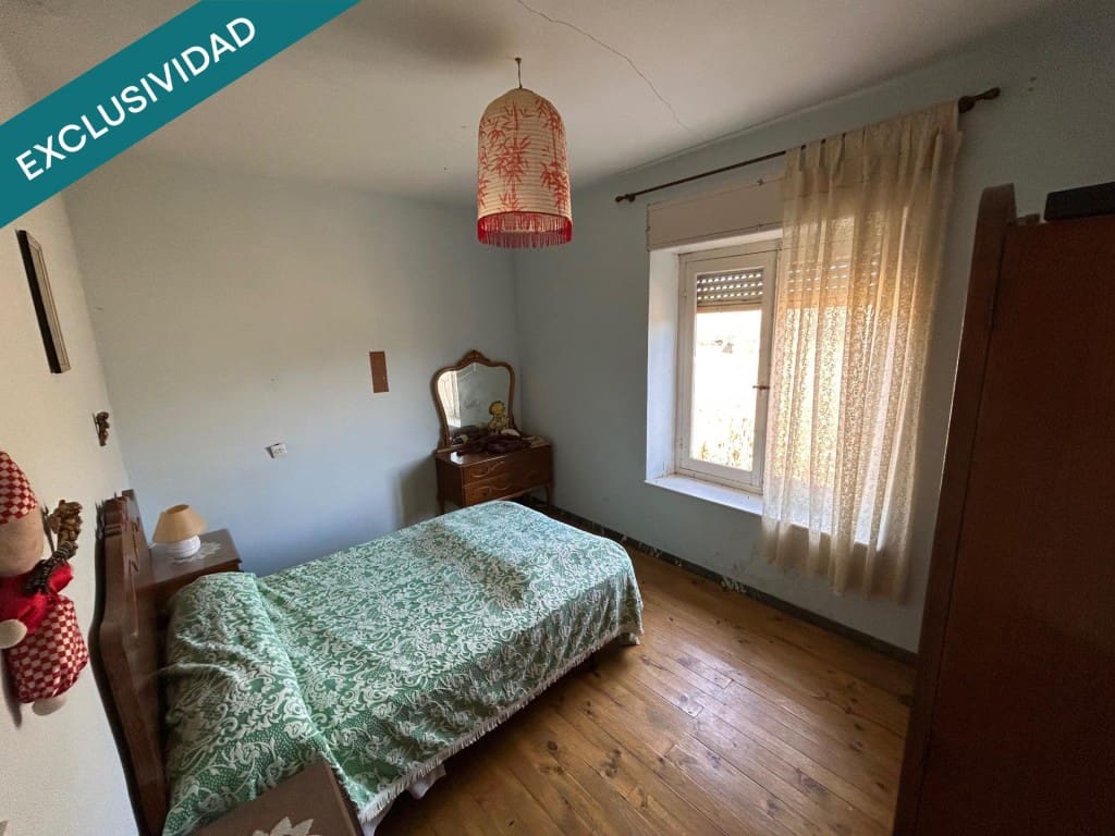 5 bedroom Finca/Country House for sale in Riego de la Vega with garage - € 49,500 (Ref: 9595481)