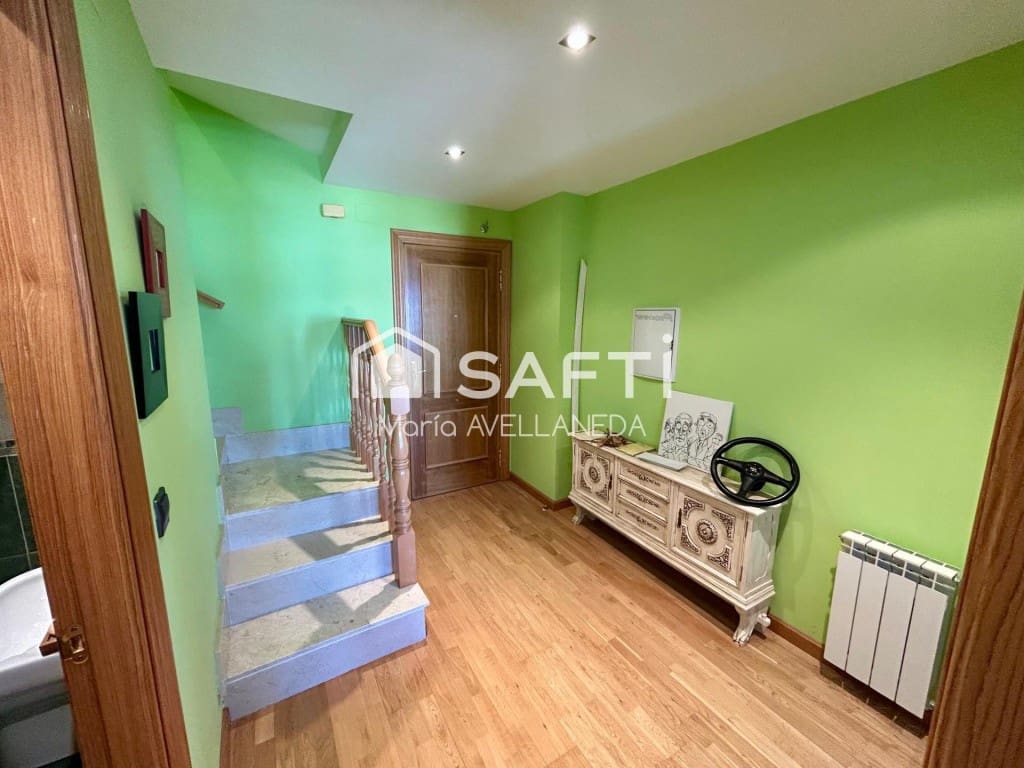 2 bedroom Flat for sale in Valencia de Don Juan with garage - € 88,000 (Ref: 9595482)