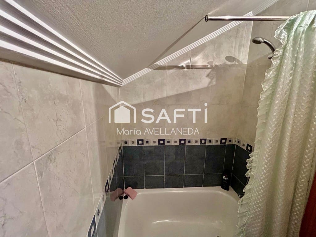 2 bedroom Flat for sale in Valencia de Don Juan with garage - € 88,000 (Ref: 9595482)