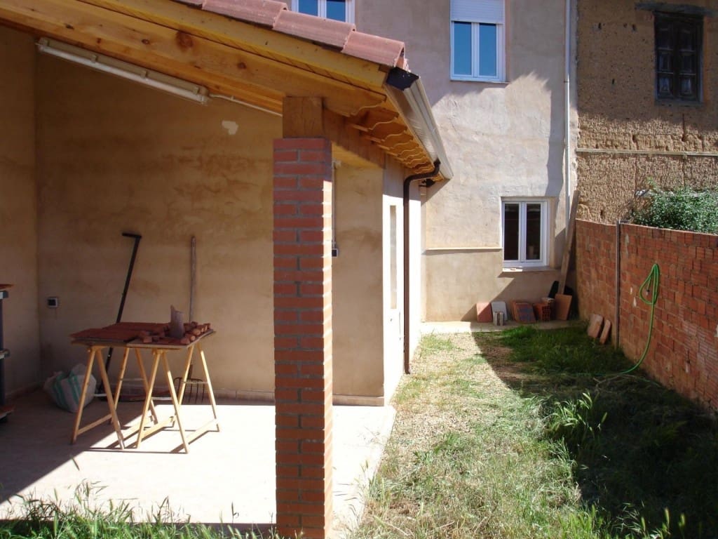 1 sovrum Radhus till salu i Valencia de Don Juan - 74 900 € (Ref: 9595483)