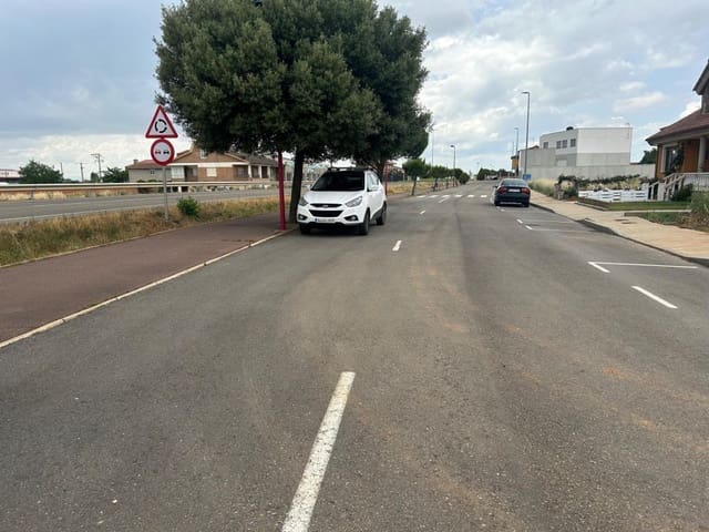 Building Plot for sale in Santa María del Páramo - € 48,000 (Ref: 9595484)