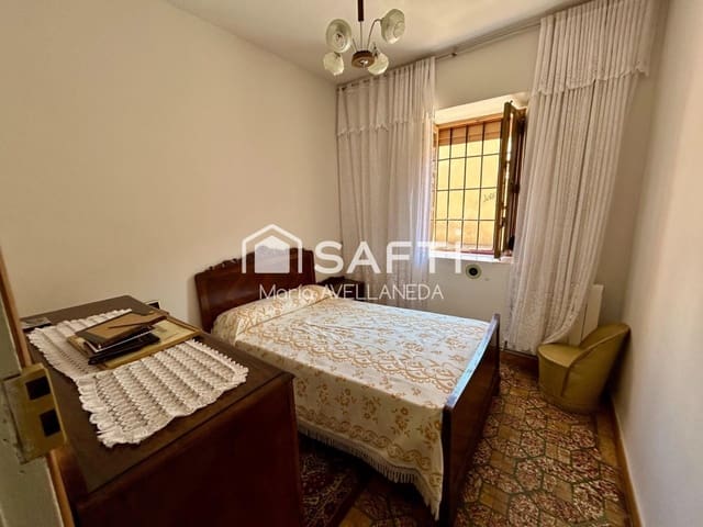 11 soveværelse Villa til salg i Valencia de Don Juan - € 139.000 (Ref: 9595487)