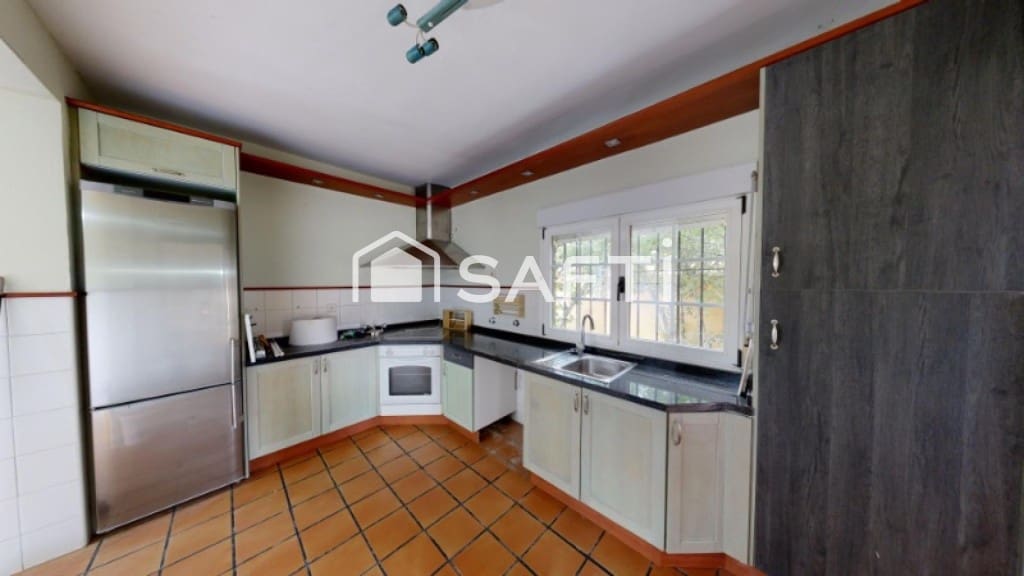 Commercial for sale in Melgar de Arriba with garage - € 190,000 (Ref: 9595490)