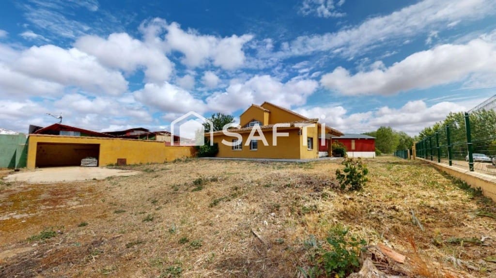 Commercial for sale in Melgar de Arriba with garage - € 190,000 (Ref: 9595490)