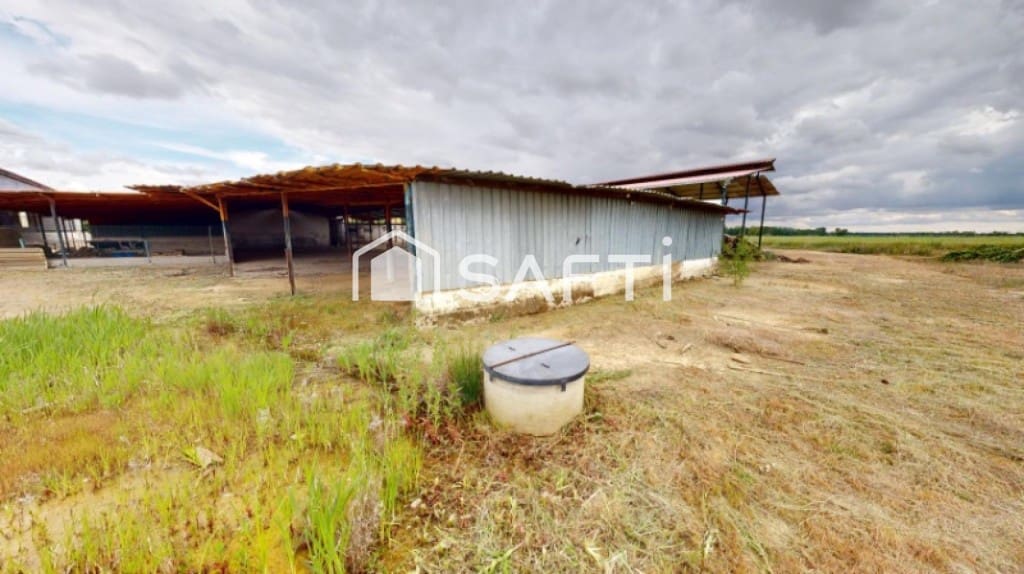 Commercial for sale in Melgar de Arriba with garage - € 190,000 (Ref: 9595490)