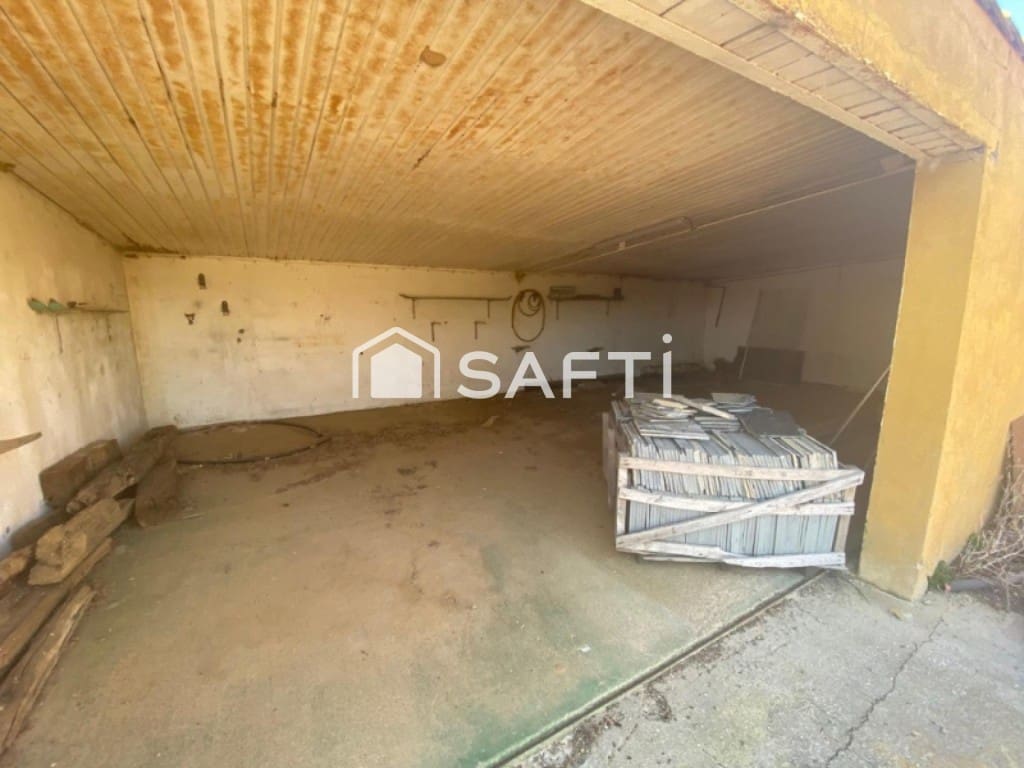 Commercial for sale in Melgar de Arriba with garage - € 190,000 (Ref: 9595490)