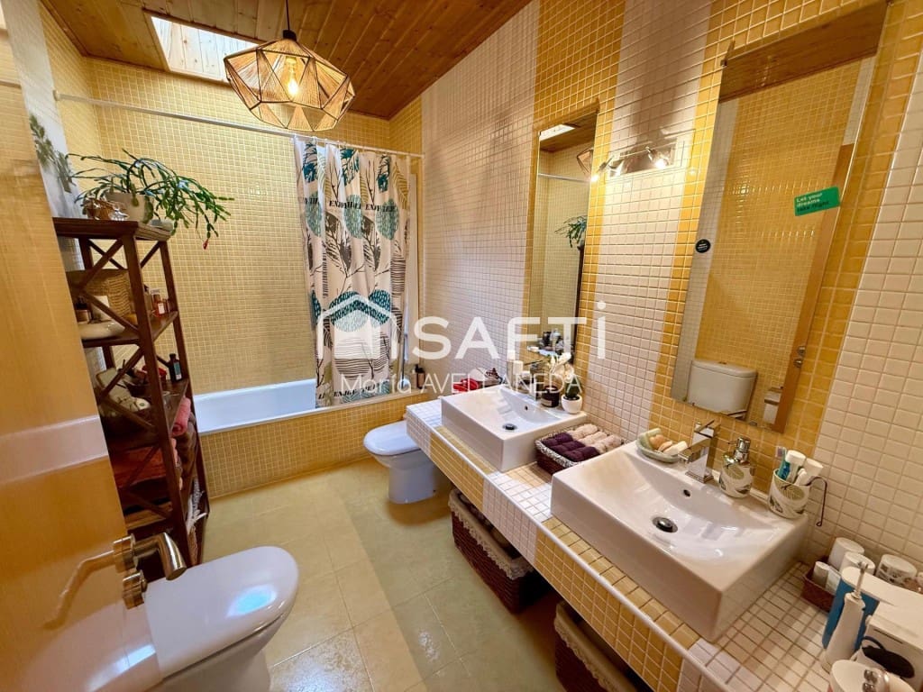 4 chambre Appartement à vendre à Villaquilambre avec garage - 210 000 € (Ref: 9595491)