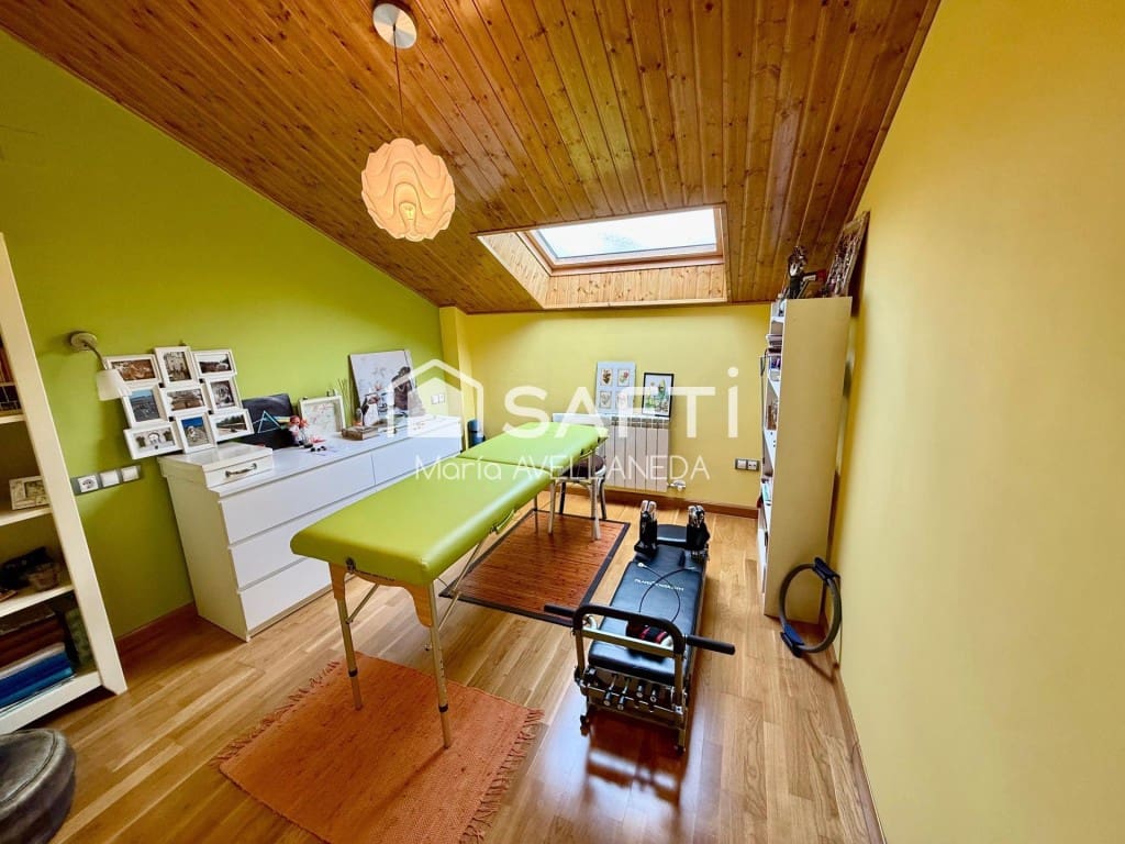 4 chambre Appartement à vendre à Villaquilambre avec garage - 210 000 € (Ref: 9595491)