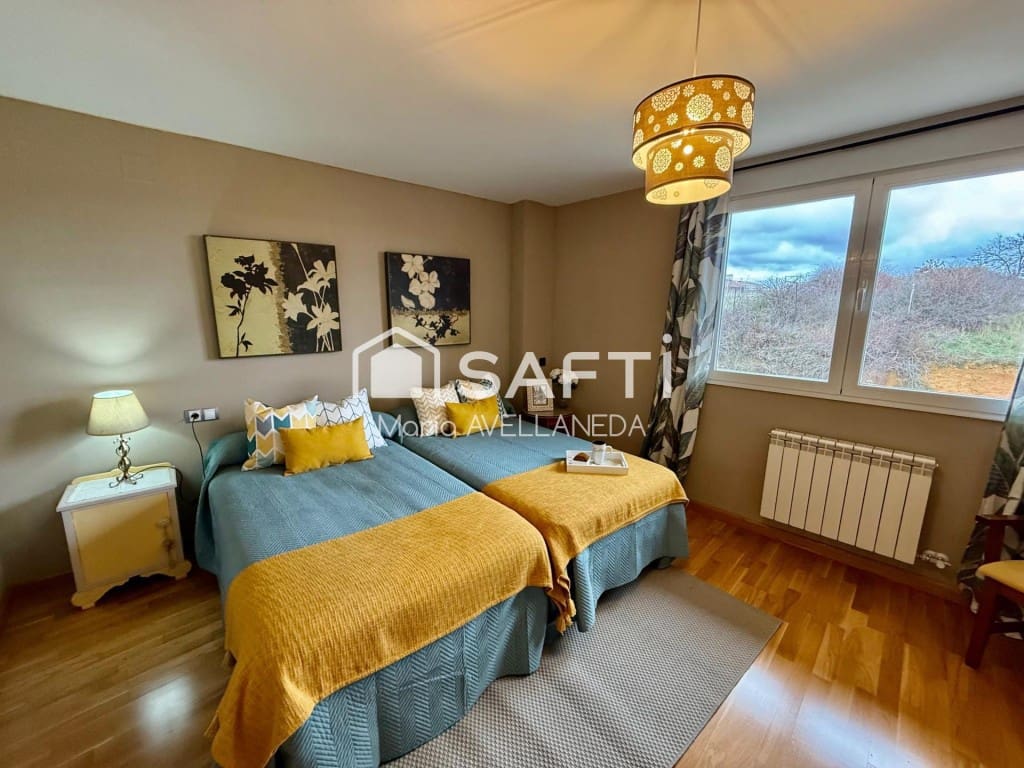 4 chambre Appartement à vendre à Villaquilambre avec garage - 210 000 € (Ref: 9595491)