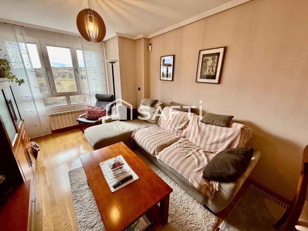 4 chambre Appartement à vendre à Villaquilambre avec garage - 210 000 € (Ref: 9595491)