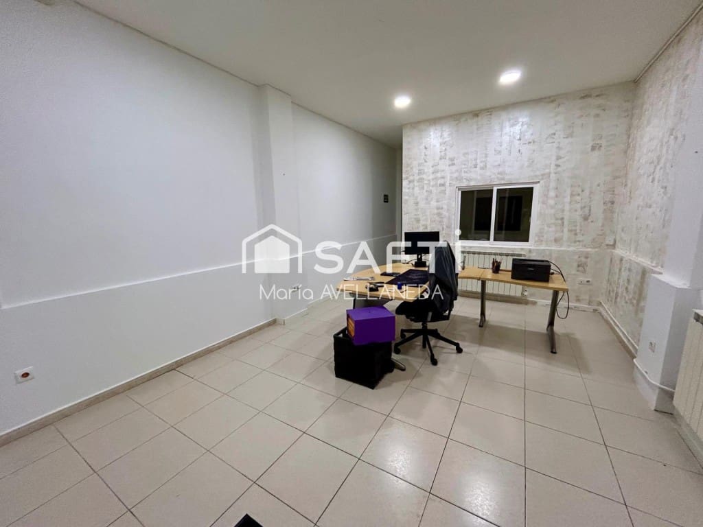 Commercial for rent in San Andres del Rabanedo - € 280 (Ref: 9595492)