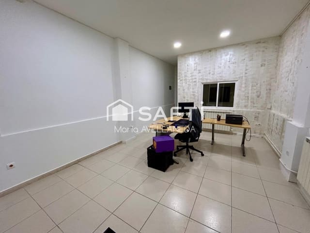 Commercial for rent in San Andrés del Rabanedo - € 280 (Ref: 9595492)