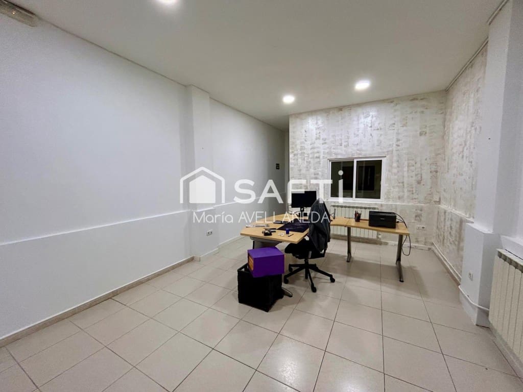 Commercial for rent in San Andres del Rabanedo - € 280 (Ref: 9595492)