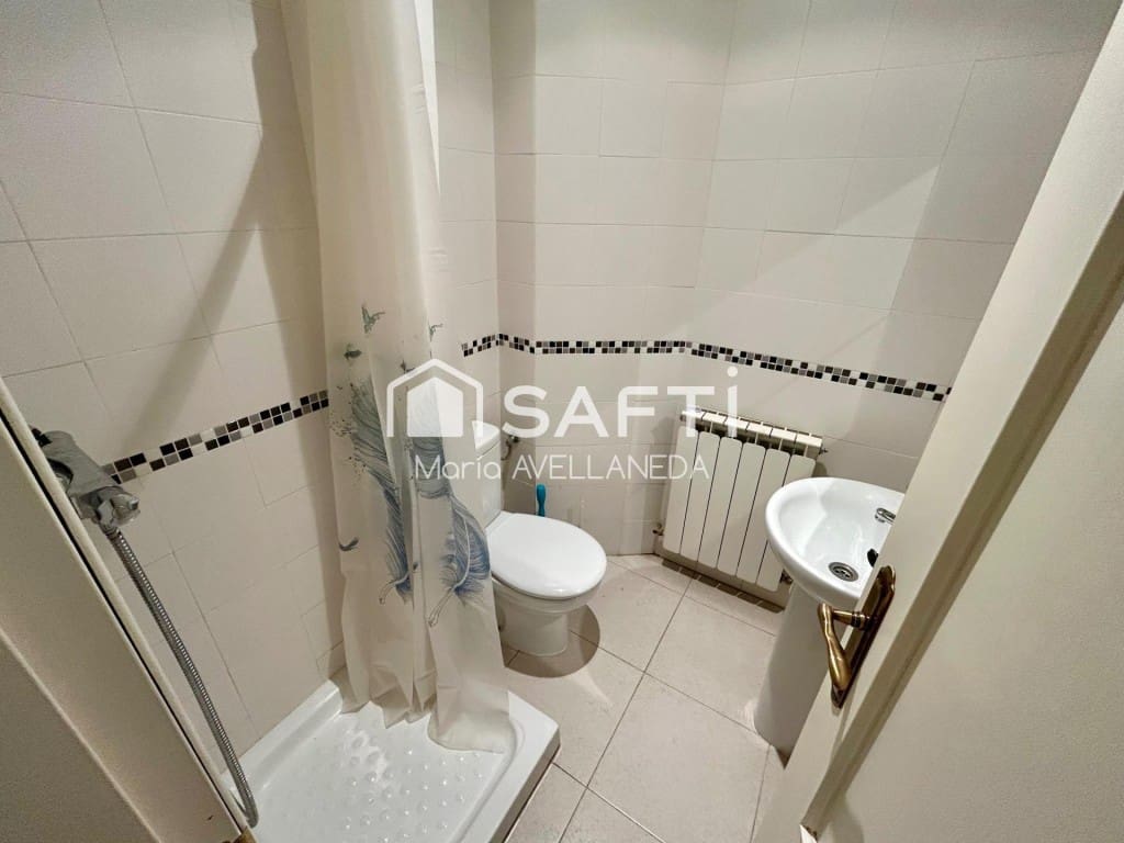 Commercial for rent in San Andres del Rabanedo - € 280 (Ref: 9595492)