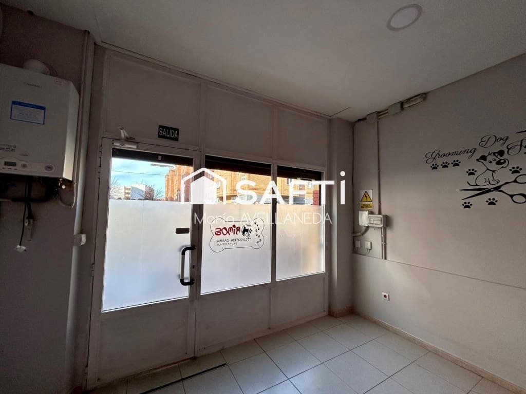 Commercial for rent in San Andres del Rabanedo - € 280 (Ref: 9595492)