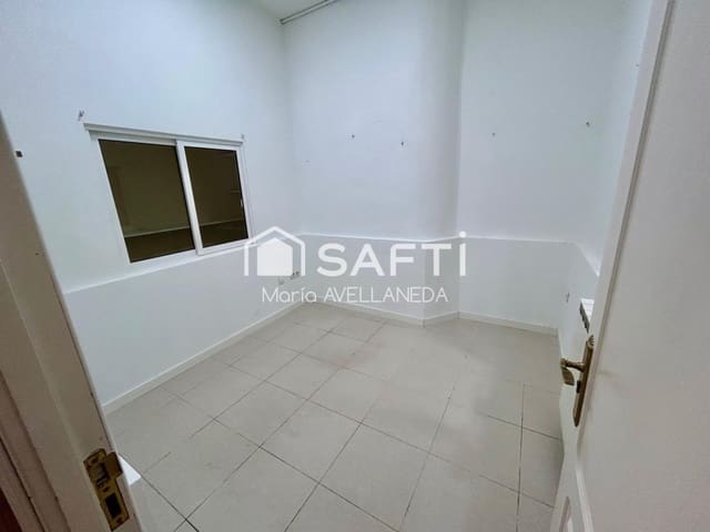 Commercial for rent in San Andrés del Rabanedo - € 280 (Ref: 9595492)