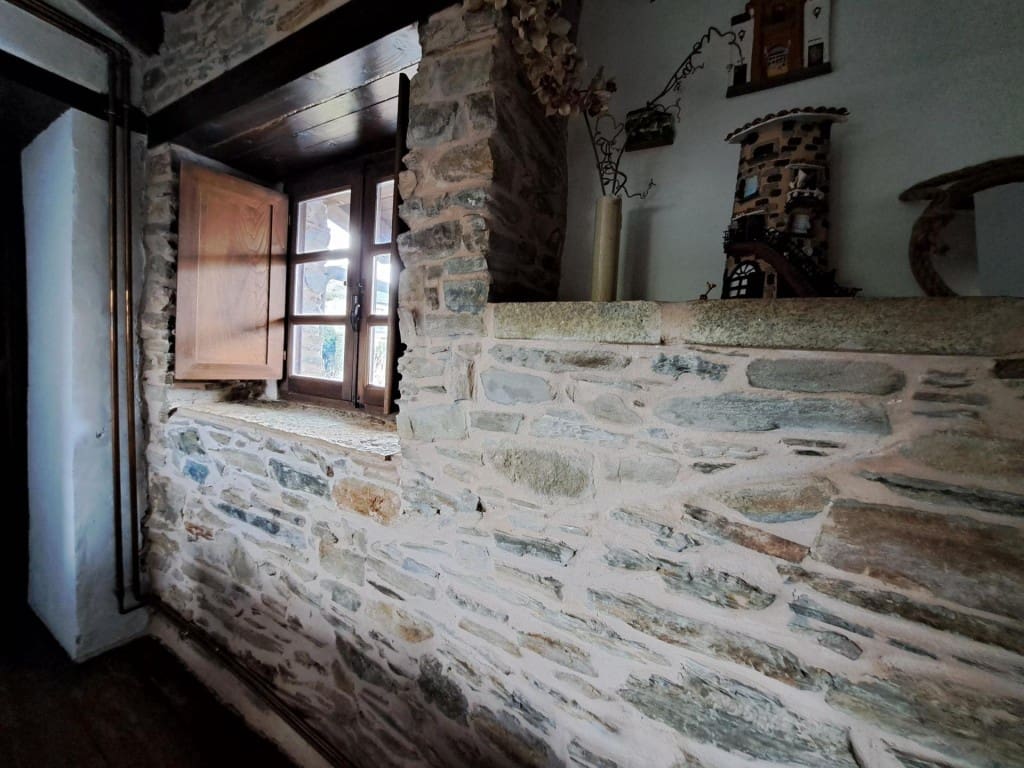 Chalet de 4 habitaciones en Ponferrada en venta - 375.000 € (Ref: 9595494)