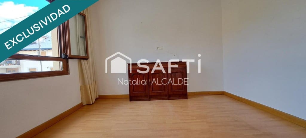 4 bedroom Villa for sale in Ponferrada with garage - € 125,000 (Ref: 9595495)