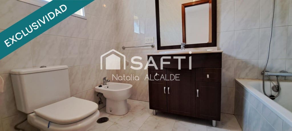 4 bedroom Villa for sale in Ponferrada with garage - € 125,000 (Ref: 9595495)