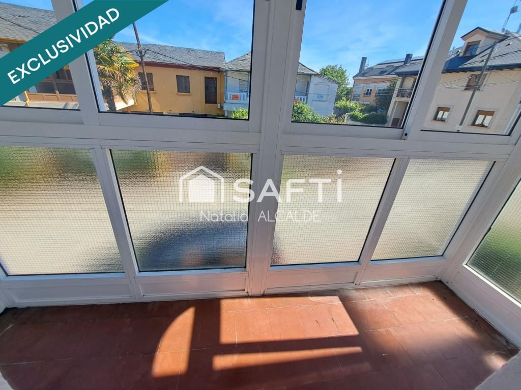 4 bedroom Villa for sale in Ponferrada with garage - € 125,000 (Ref: 9595495)