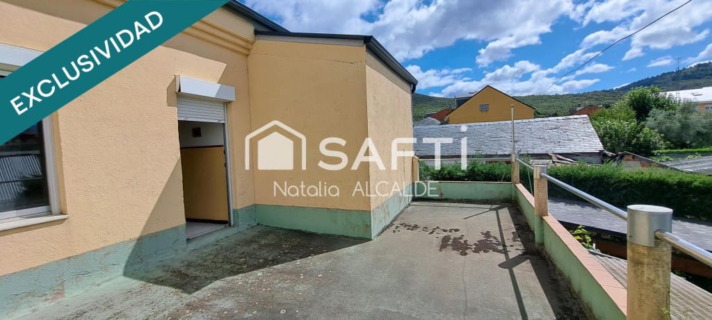 4 bedroom Villa for sale in Ponferrada with garage - € 125,000 (Ref: 9595495)