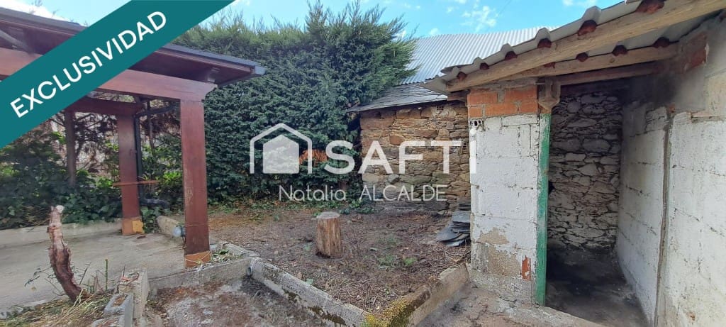 4 bedroom Villa for sale in Ponferrada with garage - € 125,000 (Ref: 9595495)