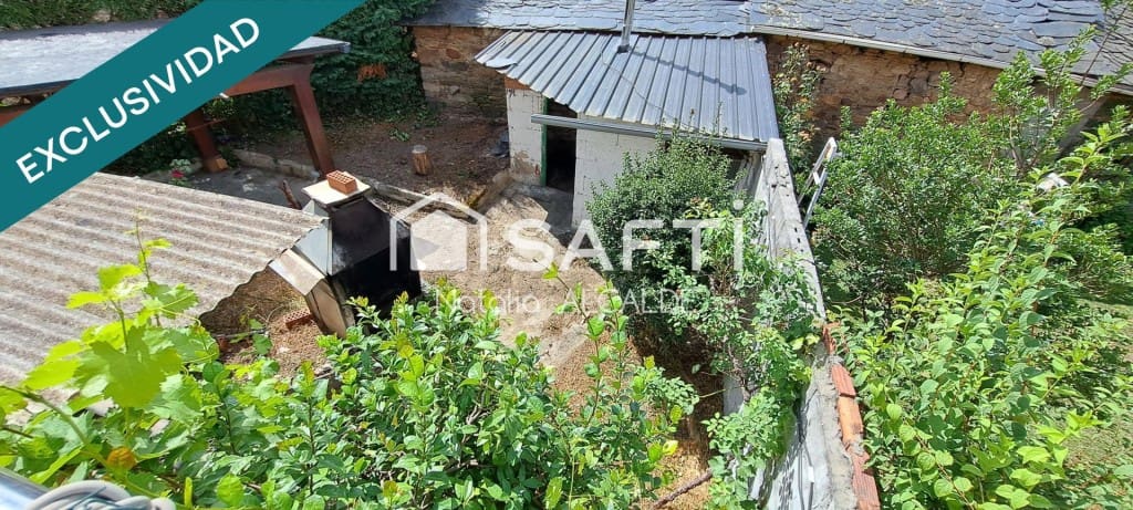 4 bedroom Villa for sale in Ponferrada with garage - € 125,000 (Ref: 9595495)