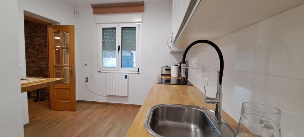 Chalet de 2 habitaciones en Ponferrada en venta con piscina - 290.000 € (Ref: 9595496)