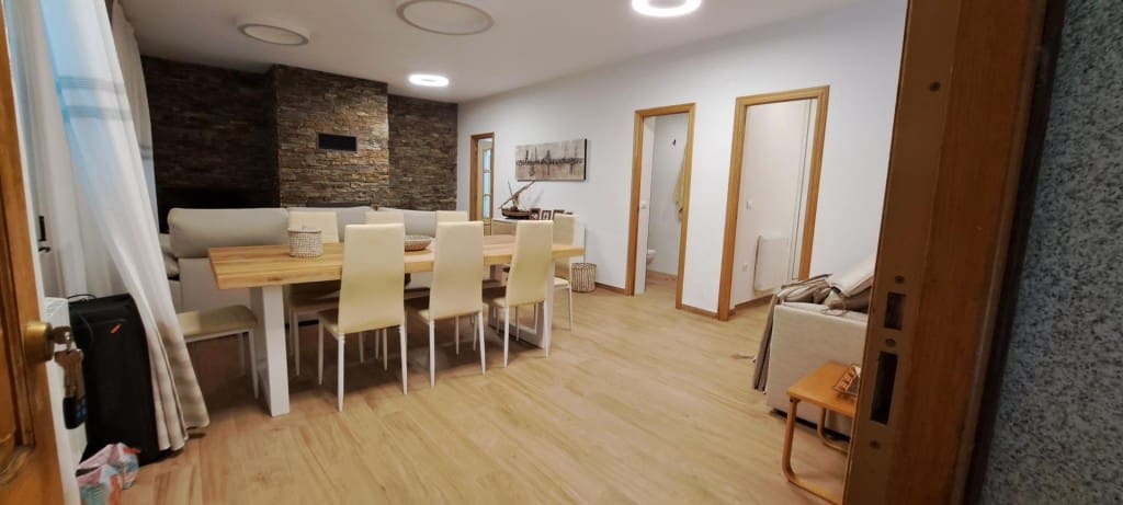 Chalet de 2 habitaciones en Ponferrada en venta con piscina - 290.000 € (Ref: 9595496)