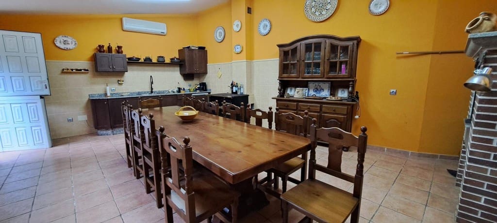 Chalet de 2 habitaciones en Ponferrada en venta con piscina - 290.000 € (Ref: 9595496)