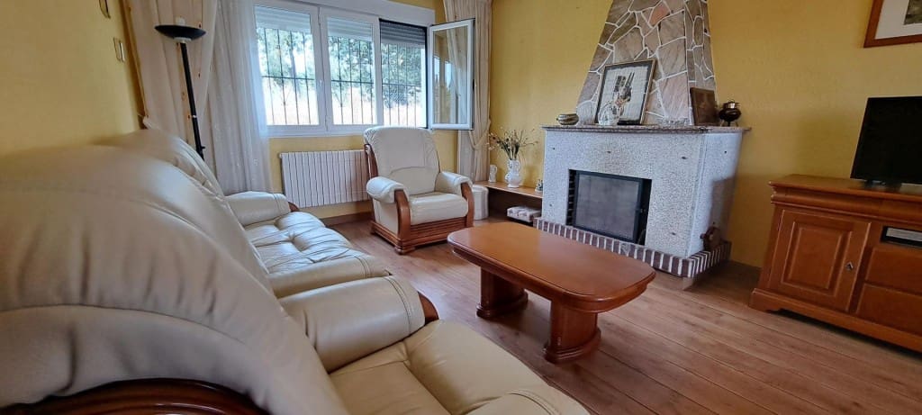 Chalet de 7 habitaciones en San Andres de Montejos en venta - 395.000 € (Ref: 9595499)