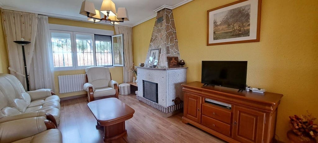 Chalet de 7 habitaciones en San Andres de Montejos en venta - 395.000 € (Ref: 9595499)