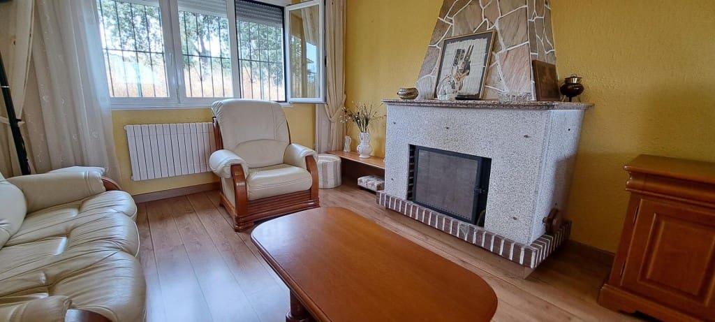 Chalet de 7 habitaciones en San Andres de Montejos en venta - 395.000 € (Ref: 9595499)