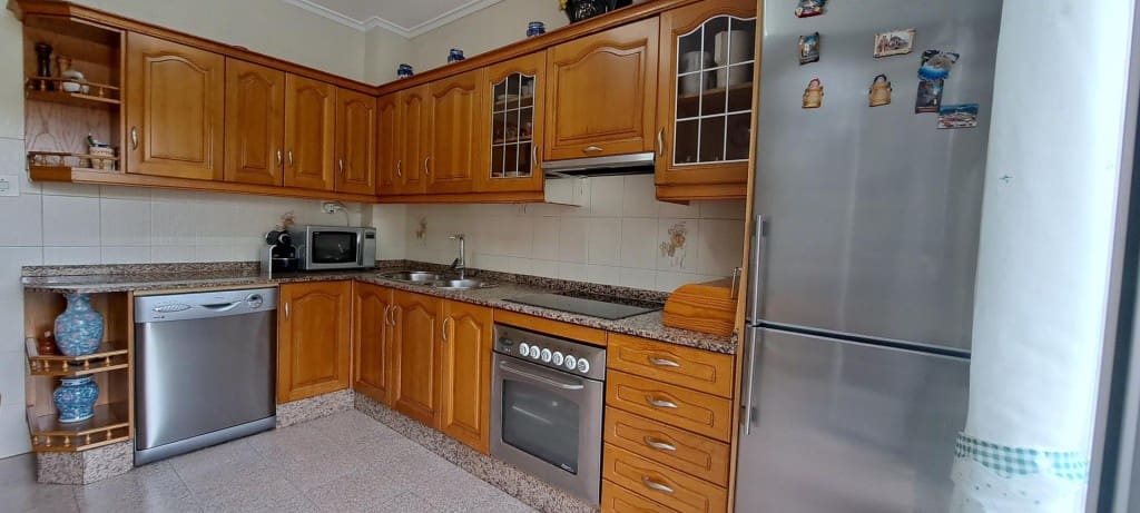 Chalet de 7 habitaciones en San Andres de Montejos en venta - 395.000 € (Ref: 9595499)