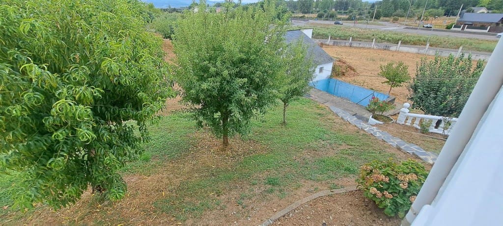 Chalet de 7 habitaciones en San Andres de Montejos en venta - 395.000 € (Ref: 9595499)