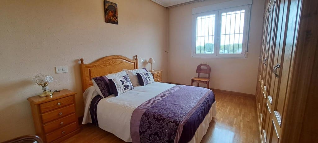 Chalet de 7 habitaciones en San Andres de Montejos en venta - 395.000 € (Ref: 9595499)