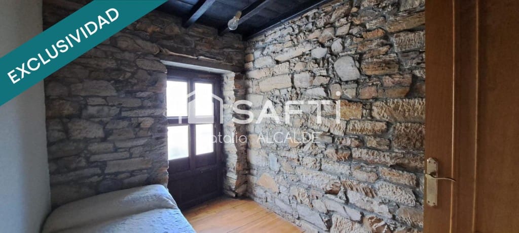 6 bedroom Finca/Country House for sale in Arganza - € 187,000 (Ref: 9595503)