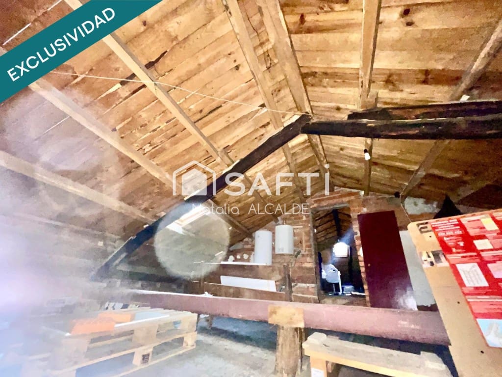 3 sypialnia Finka/Dom wiejski na sprzedaż w Ponferrada z garażem - 80 000 € (Ref: 9595504)