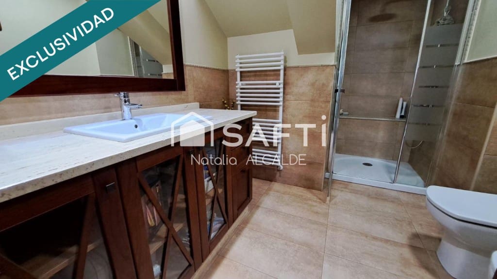 Chalet de 6 habitaciones en Carracedelo en venta - 285.000 € (Ref: 9595505)