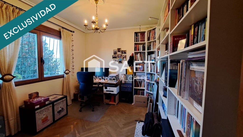 Chalet de 6 habitaciones en Carracedelo en venta - 285.000 € (Ref: 9595505)