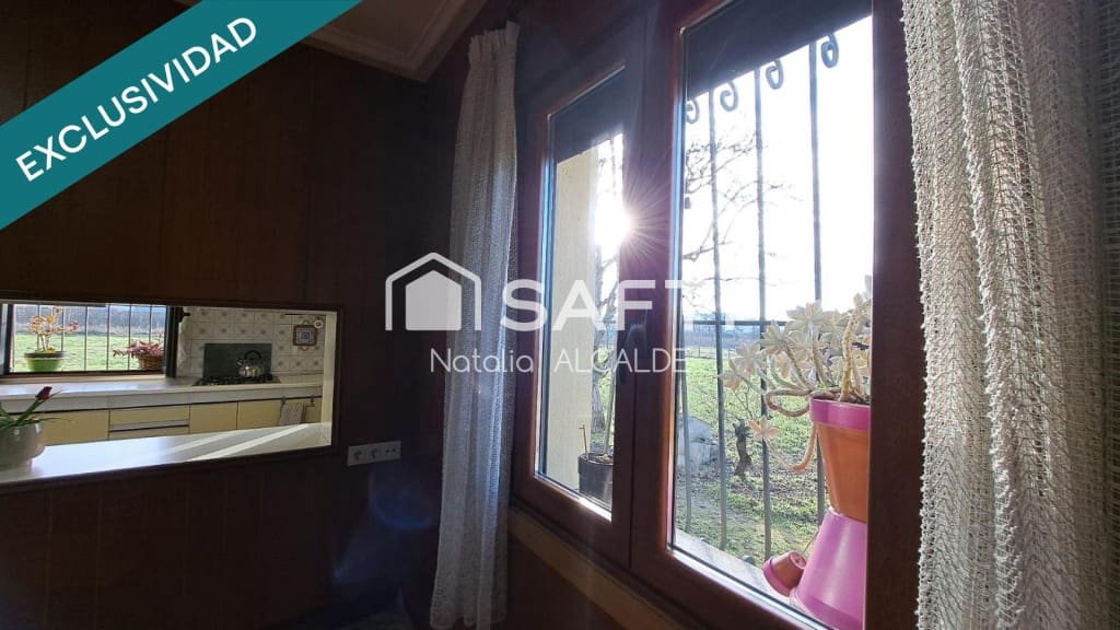 Chalet de 6 habitaciones en Carracedelo en venta - 285.000 € (Ref: 9595505)